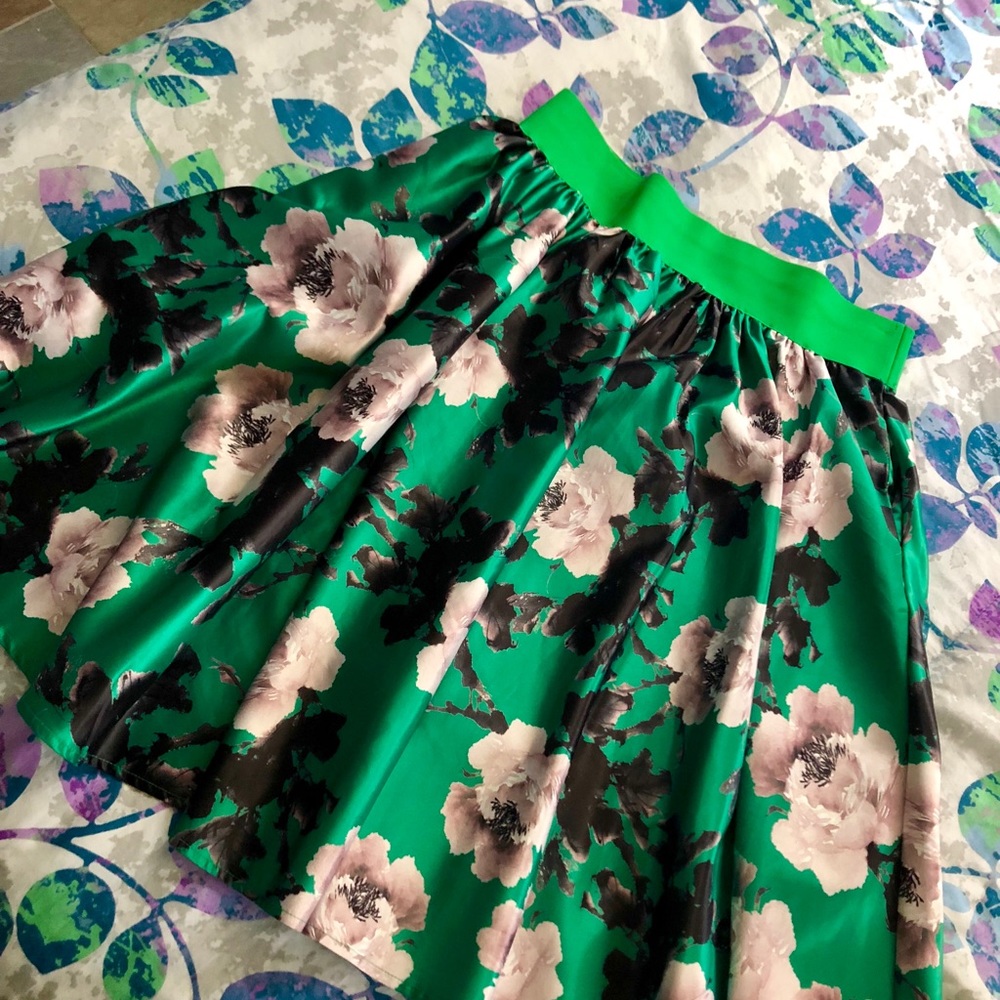Society Plus plus sized floral skirt size 14/16